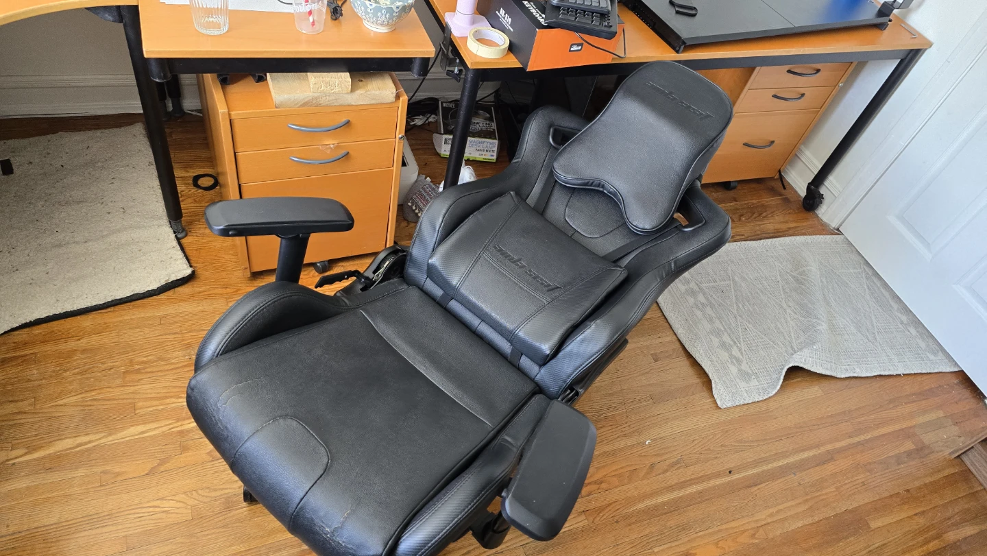 AndaSeat dark knight Gaming Chair - Black