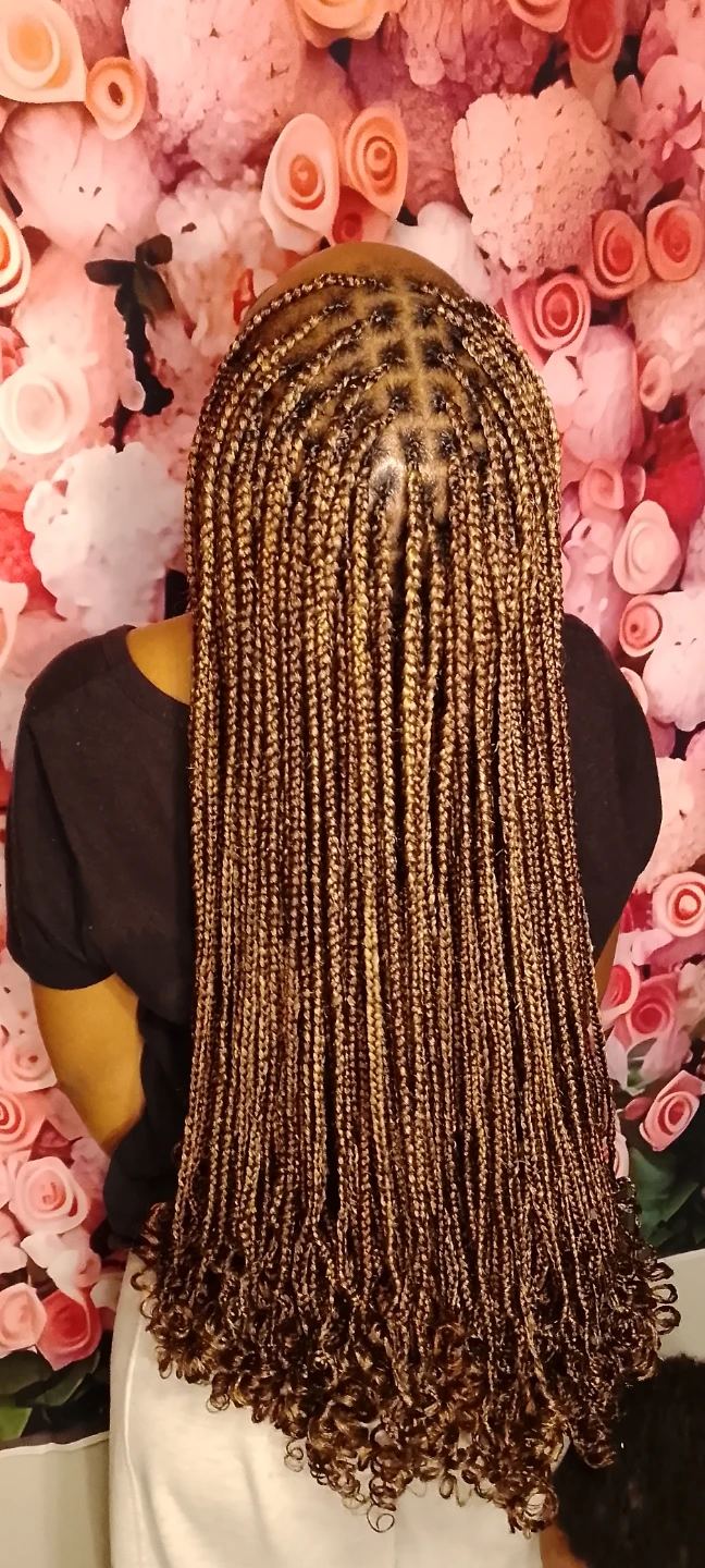 Knodless Braids - photo 3