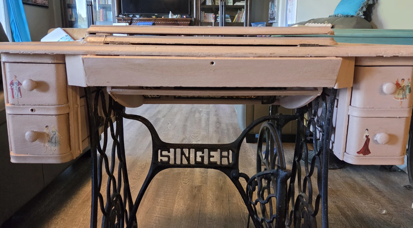 Vintage Singer Sewing Machine Table - photo 3