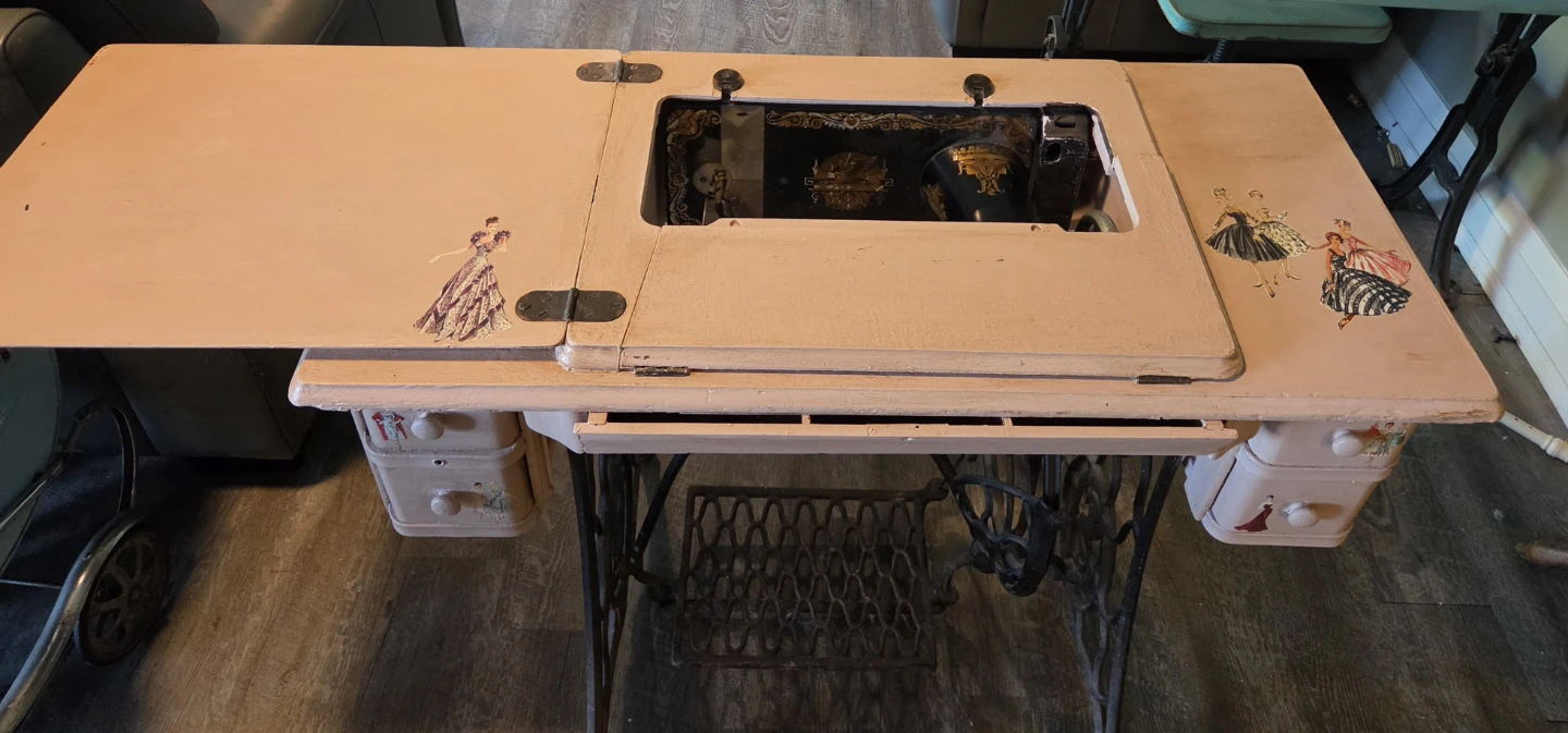 Vintage Singer Sewing Machine Table - photo 4