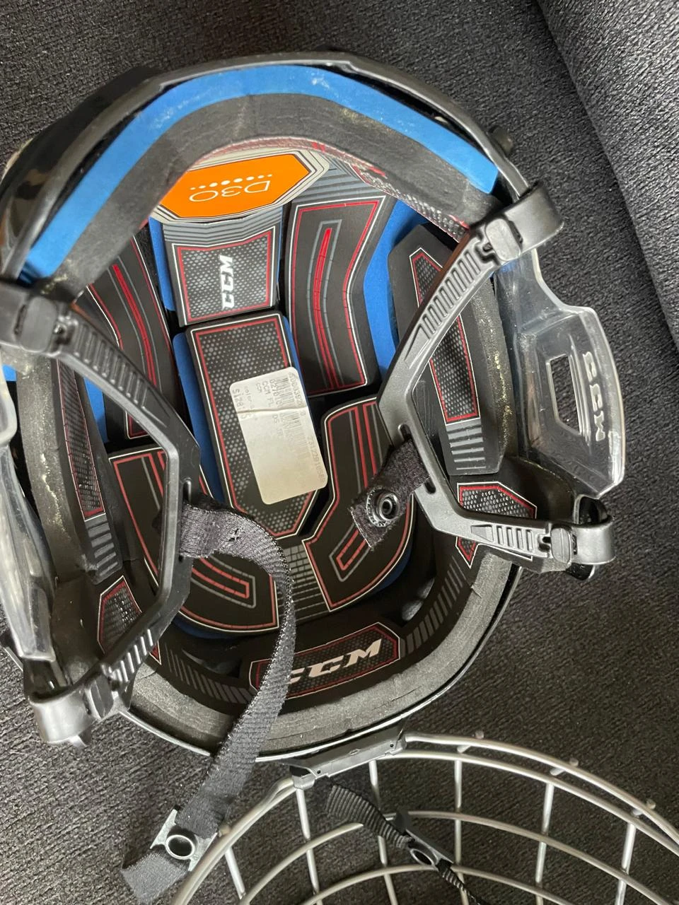 CCM Youth Hockey Helmet with Cage - Size XS - photo 3