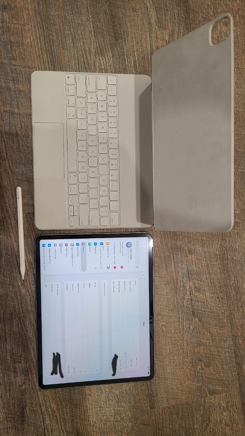 Apple iPad Air 13 inch M2 with Magic Keyboard and Apple Pencil