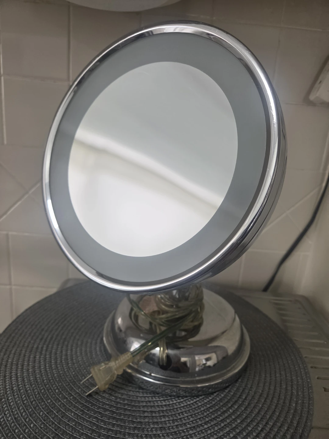 Lighted Vanity Mirror