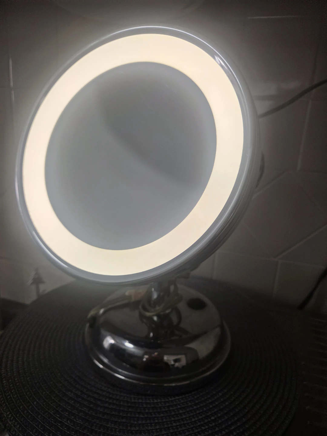 Lighted Vanity Mirror - photo 2