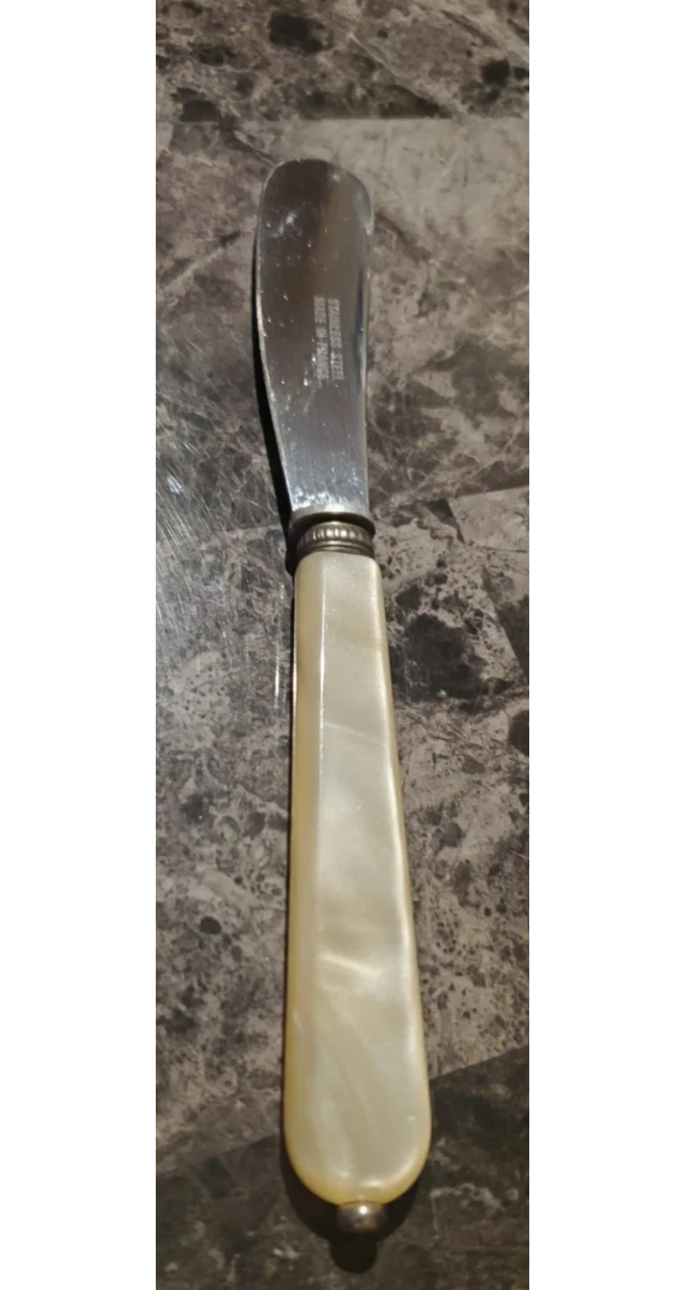 Vintage Butter Knife with Mother of Pearl Handle - photo 3