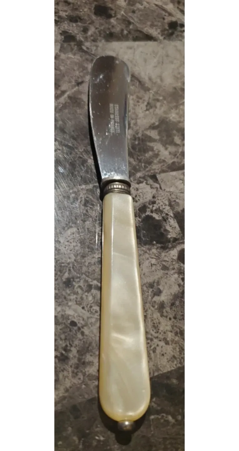 Vintage Butter Knife with Mother of Pearl Handle - photo 3