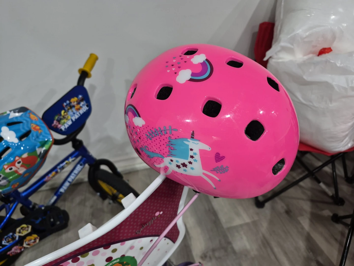 Kids Purple Supercycle Bike with Pink Unicorn Helmet - photo 4