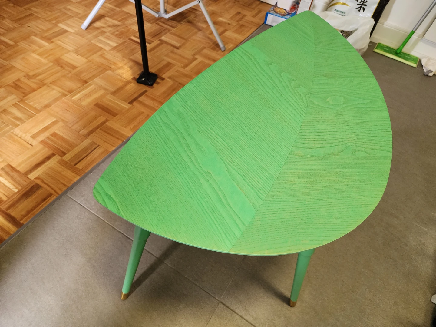 Coffee Table - Green Leaf Shaped - photo 3