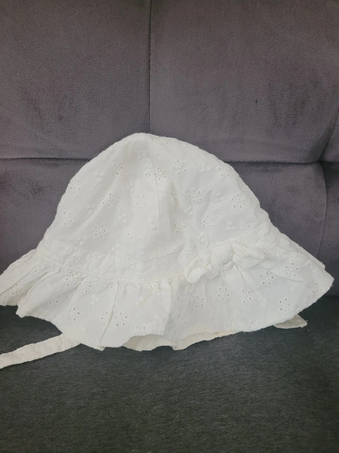 OshKosh B'gosh White Eyelet Sun Hat 12-24M - photo 2