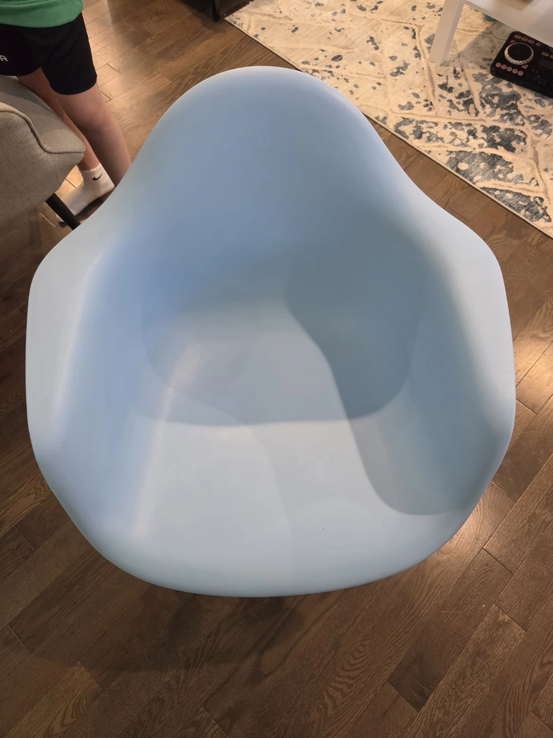 Light Blue Accent Chair with Wooden Legs - photo 4