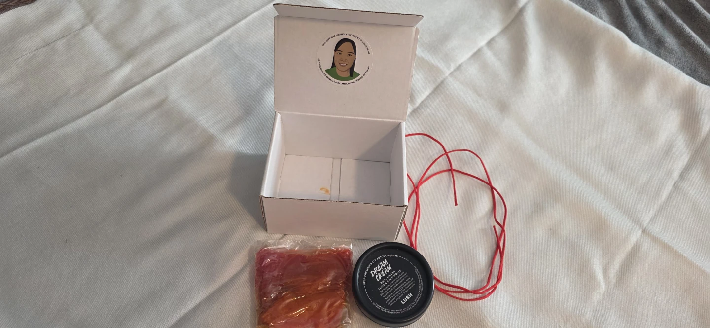 Lush Dream Cream & Lush Bath Bomb Set - photo 3