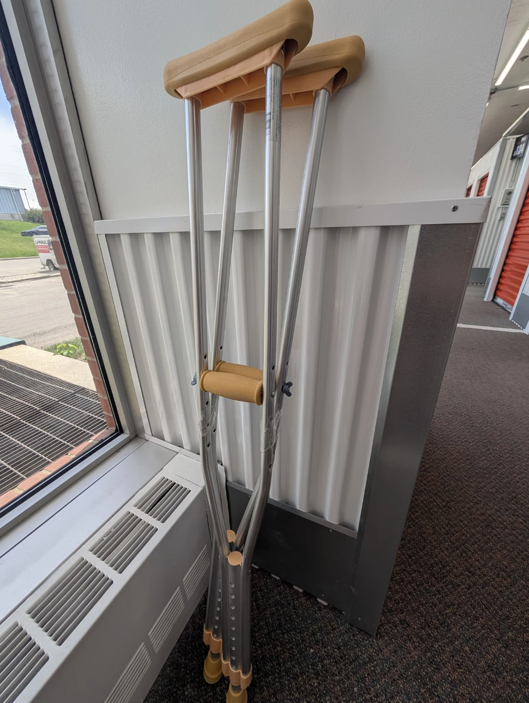 Aluminum Crutches - Adjustable Height