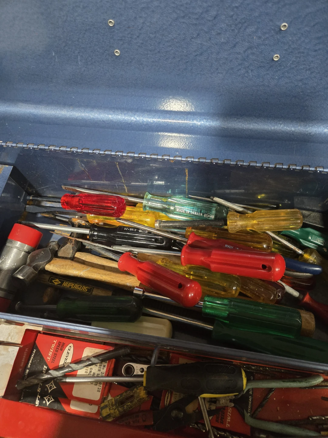 Beach Metal Toolbox with Assorted Tools $50 Firm. - photo 4