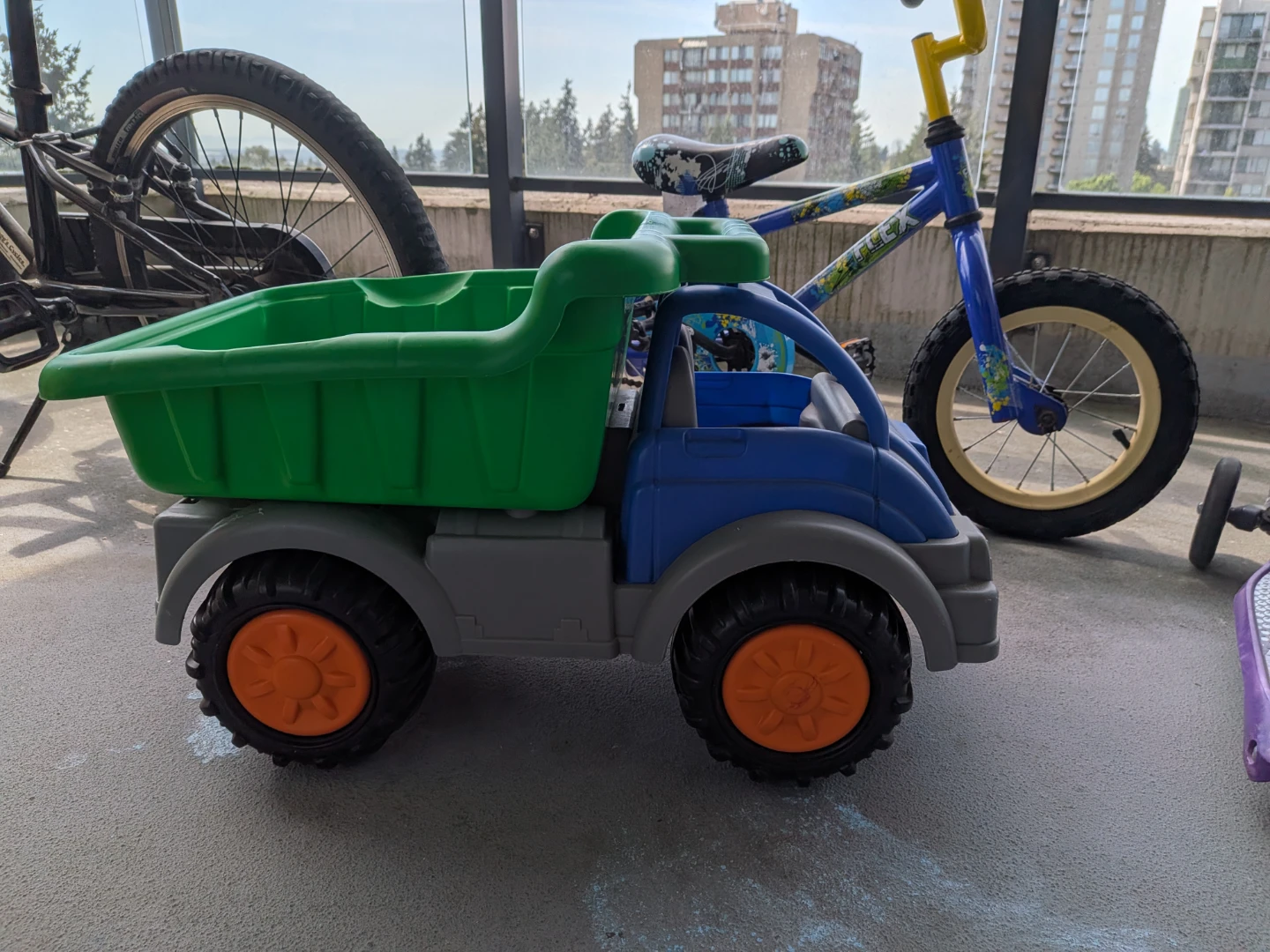 Kids Toy Dump Truck