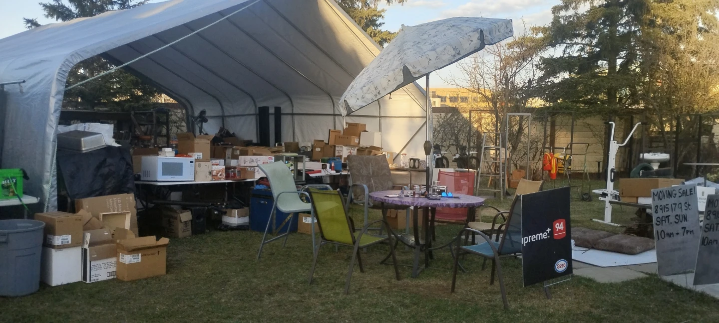 The End Is Nigh 2.0  •  Welcome to our Multi~Family Yard Sale - photo 4