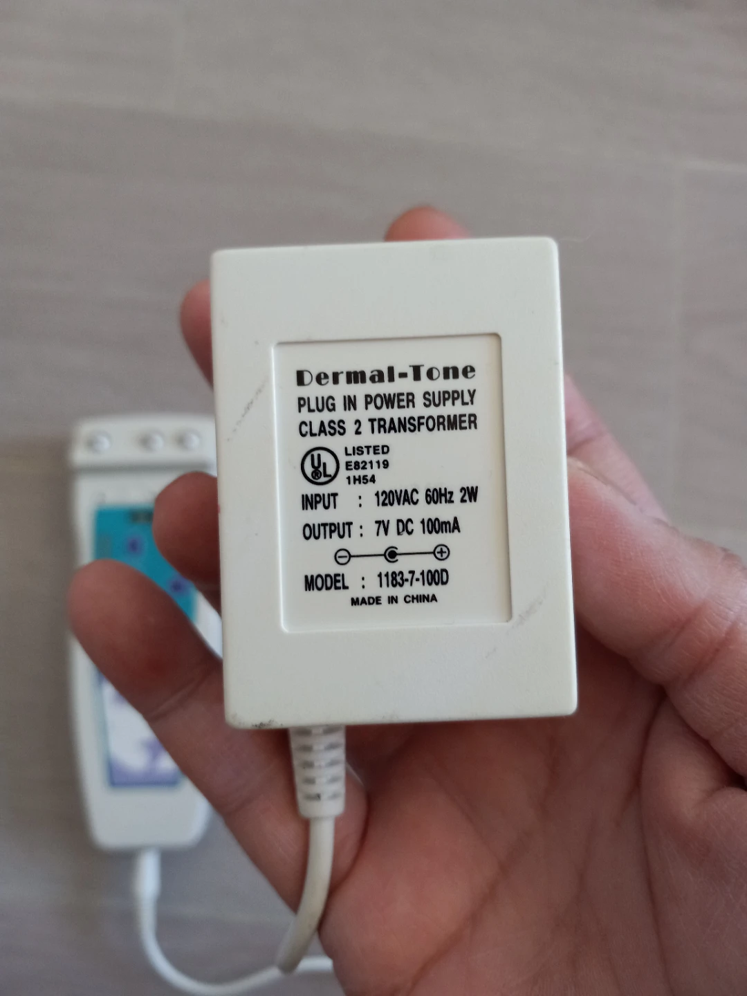 DERMAL-TONE Facial Exerciser -- battery and plug in - photo 3