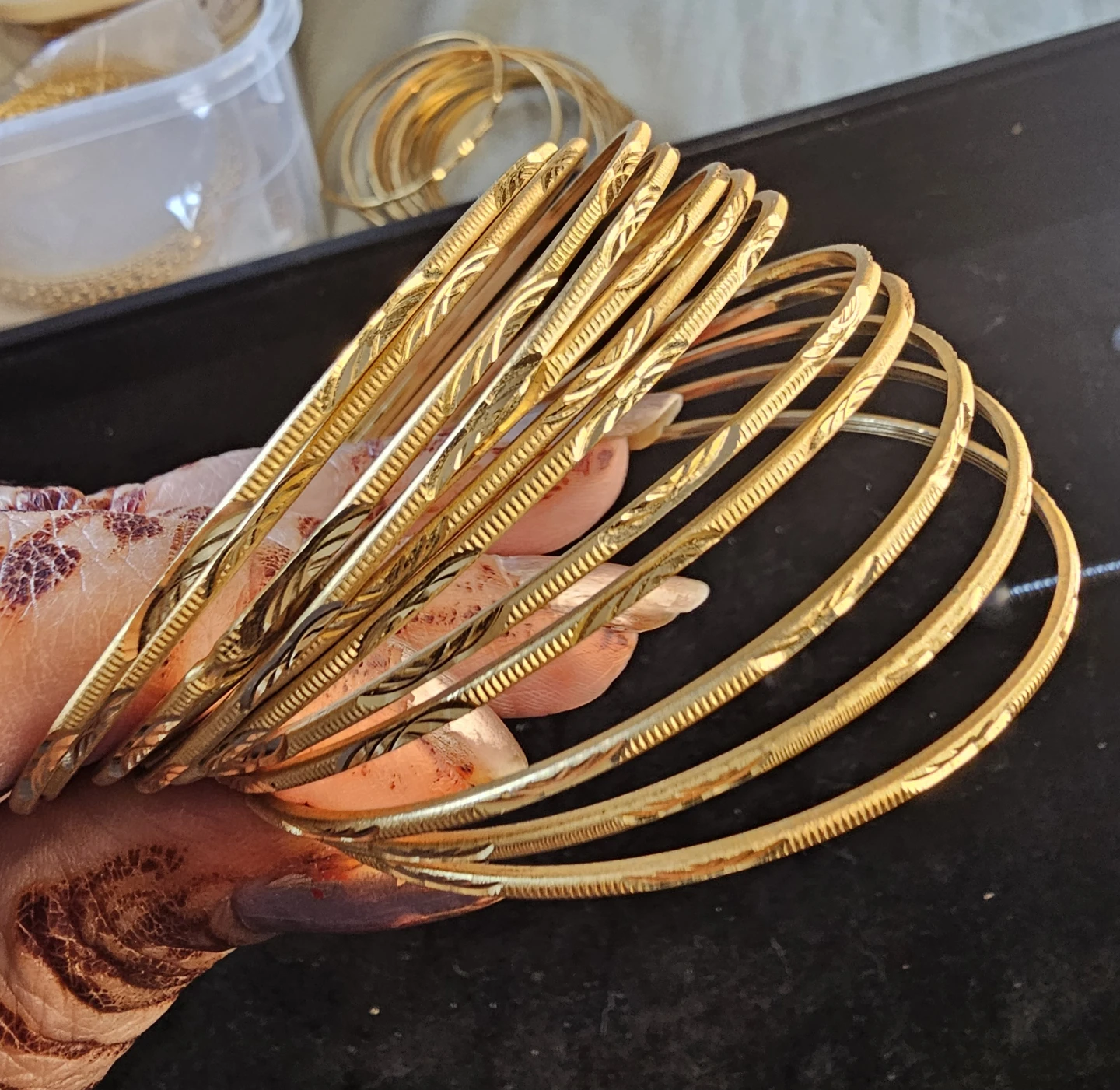 Set of 12 thin Gold Tone Bangles - photo 2