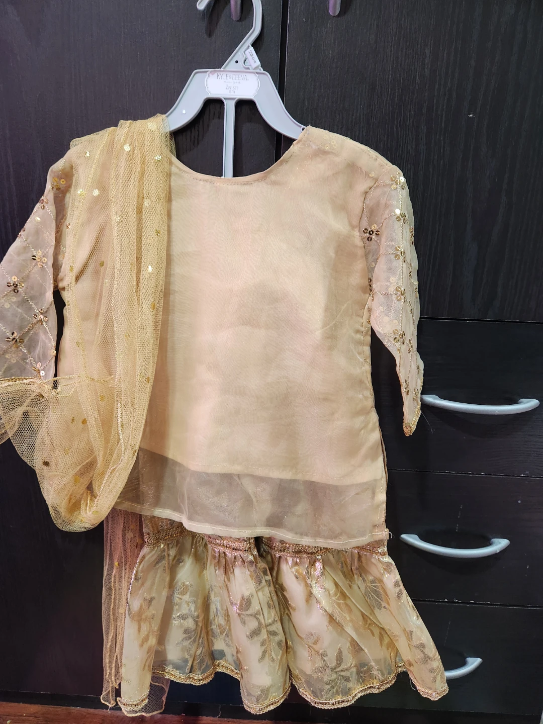 3 Piece Girls Embroidered Kurti Sharara Dupatta Set - photo 2