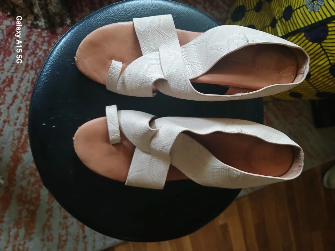Gentle Souls Women's Beige Leather Wedge Sandals Size 10M