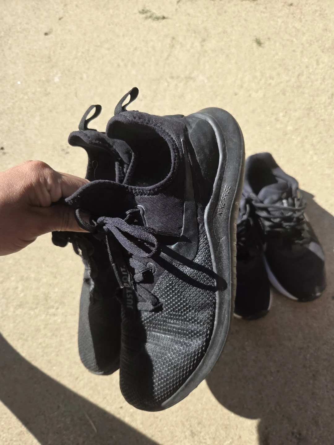 SHOES NIKE. SIZE 8.5 - photo 2