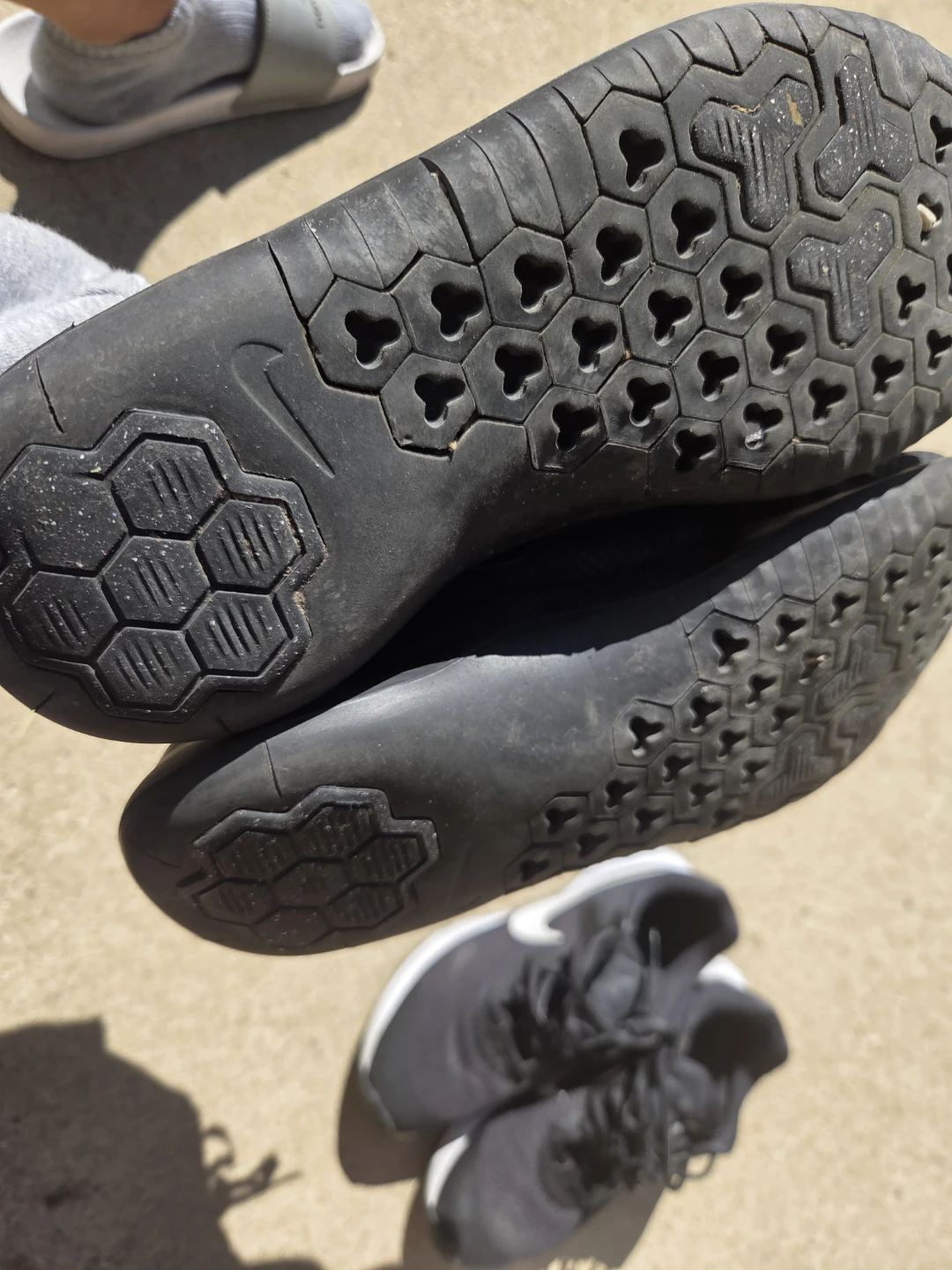 SHOES NIKE. SIZE 8.5 - photo 4