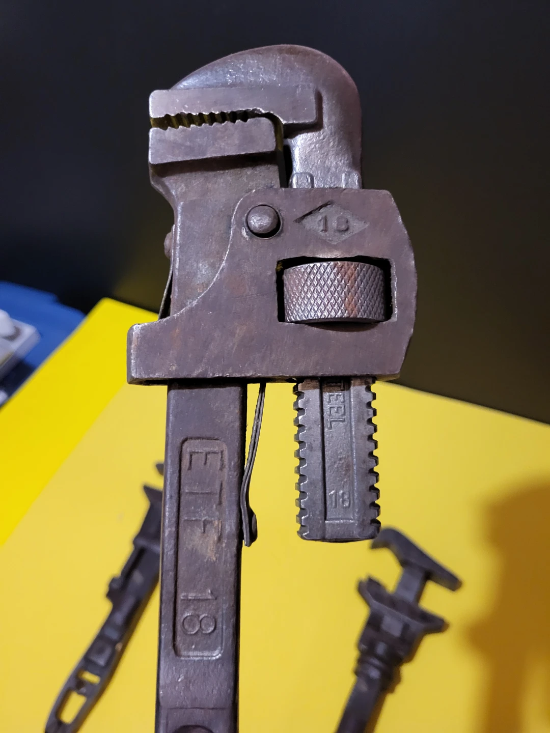 3 Vintage Pipe Wrench Tools - Made in Canada - photo 4