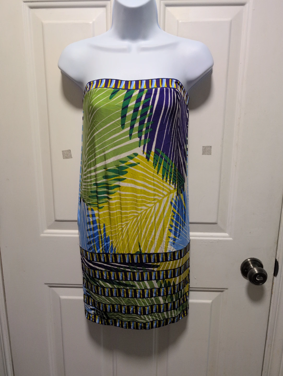 BCBGMAXAZRIA Strapless Tropical Print Mini Dress