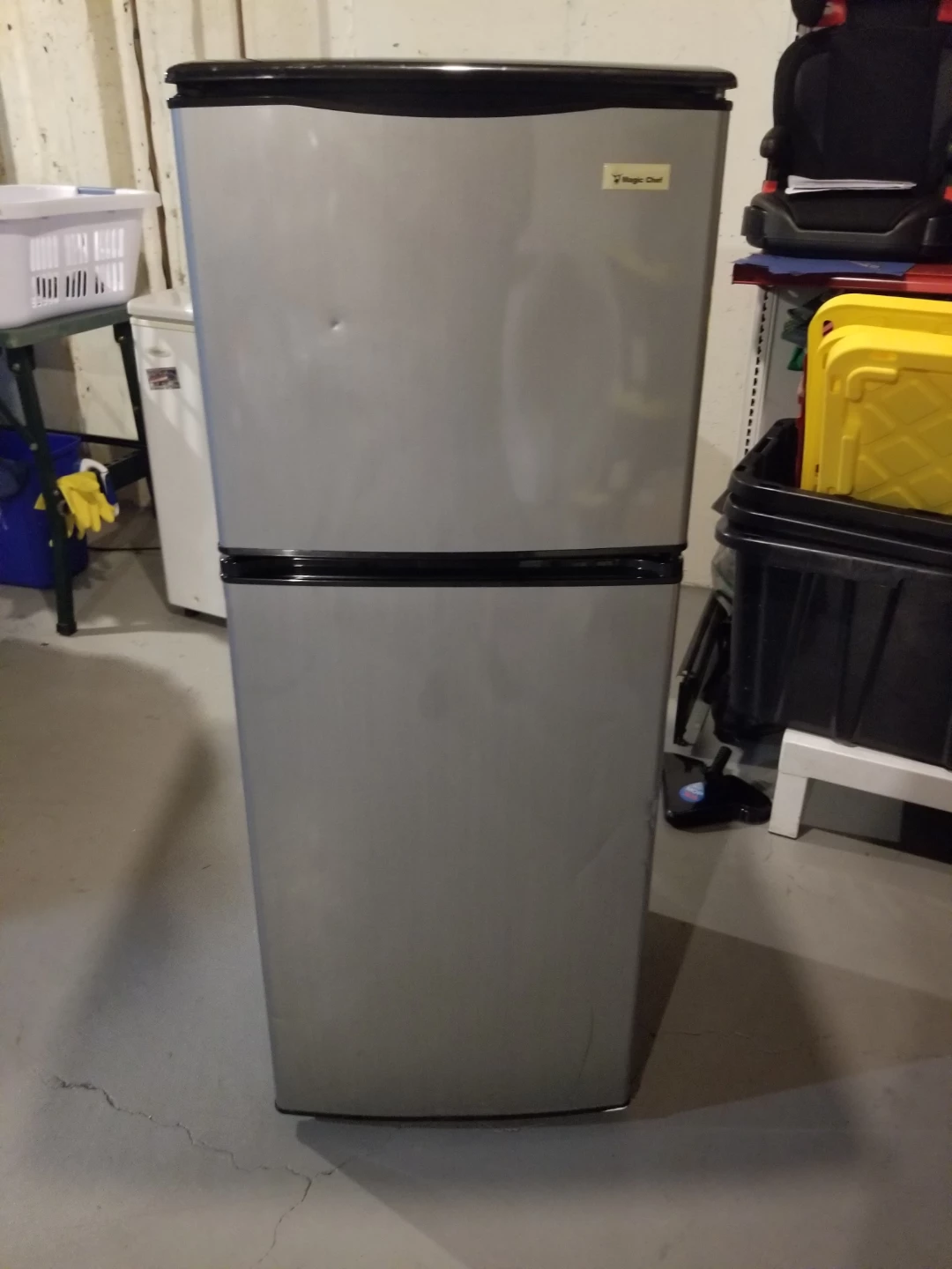 Magic Chef MCBR415SF Mini Fridge