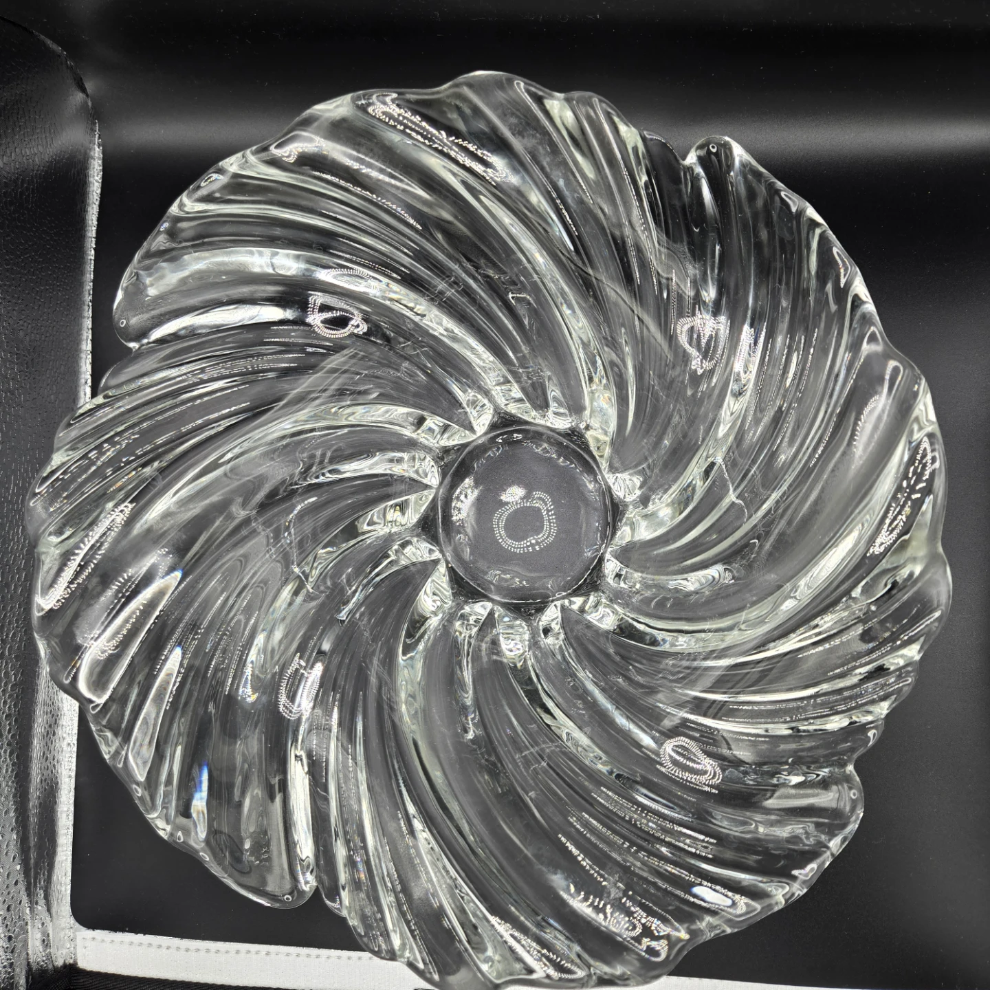 Clear Glass Swirl Serving Bowl - photo 3