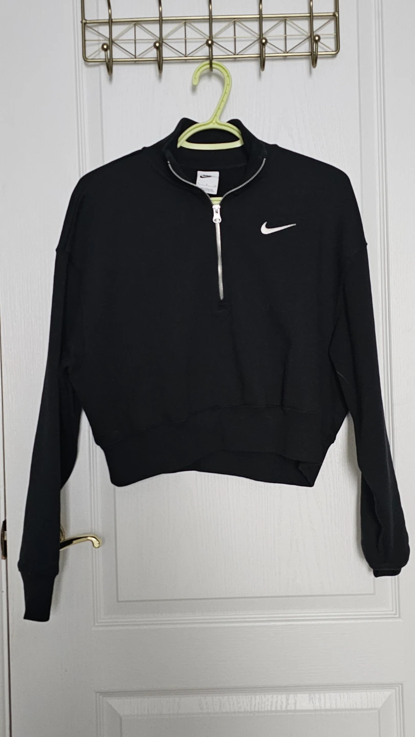Nike Women's Black Cropped 1/4 Zip Sweatshirt - Size S