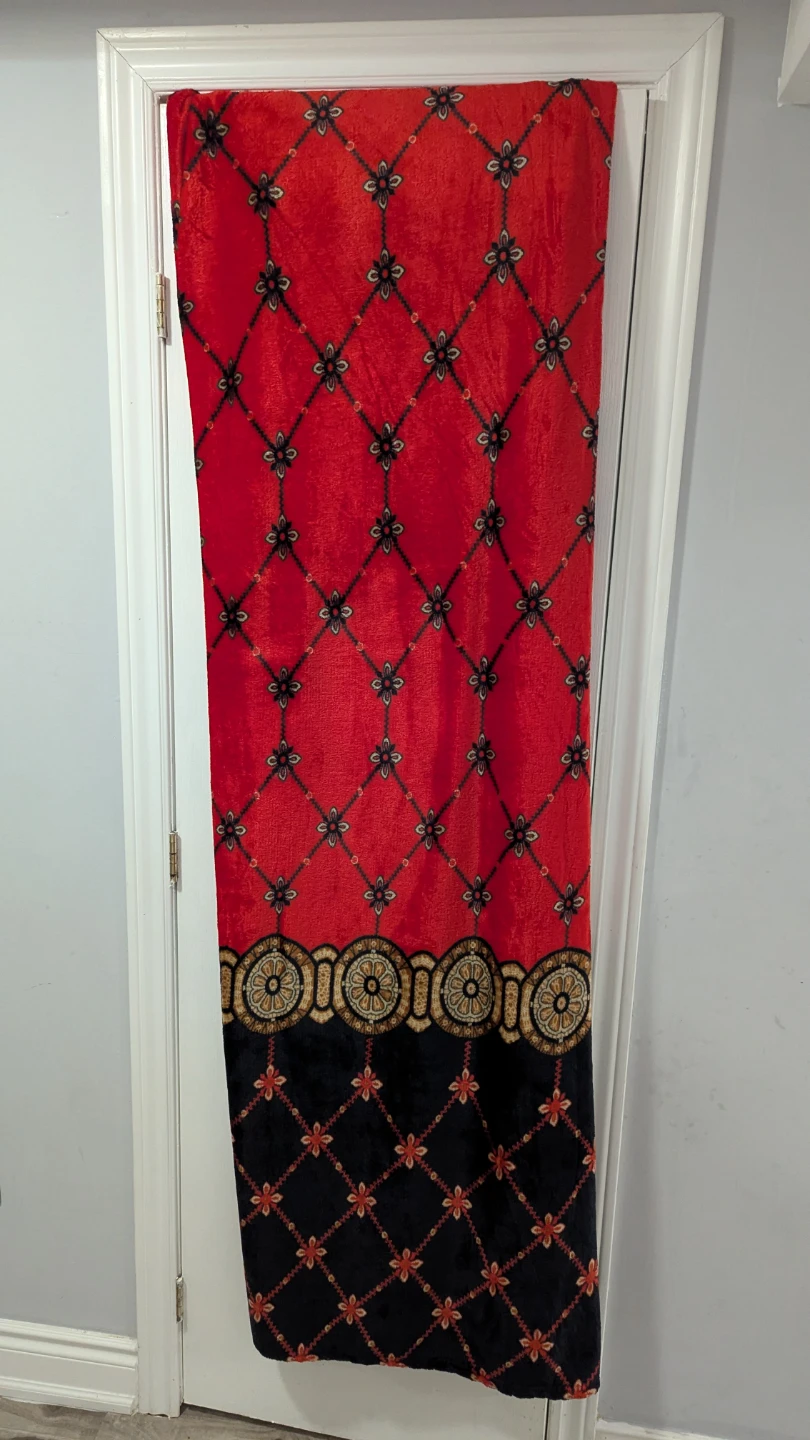 Red and Black Fleece Blanket - photo 2