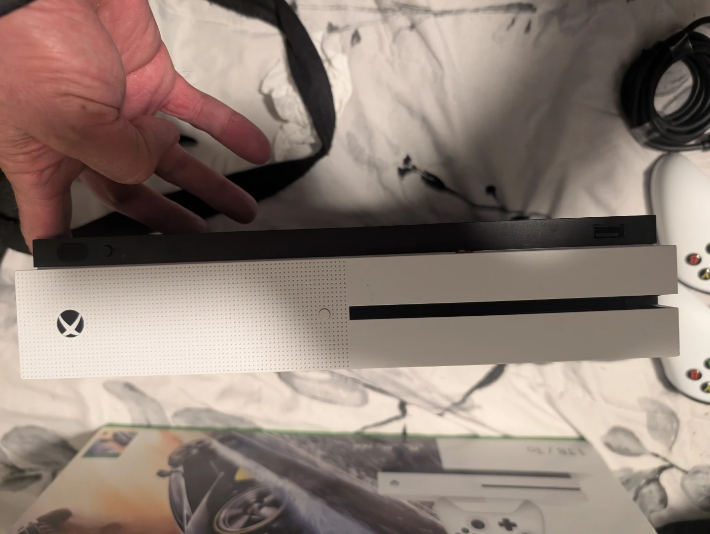Xbox One S 1TB Console with Forza Horizon 3 and 2 Controllers - photo 4