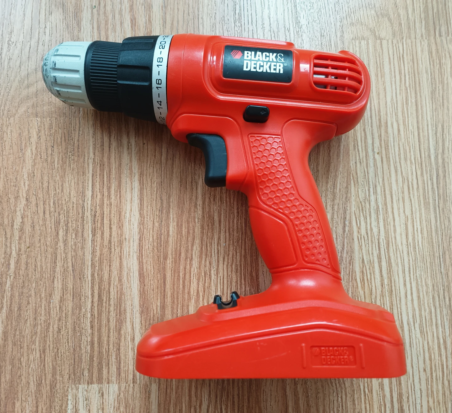 BLACK DECKER 18V Cordless Drill - photo 2