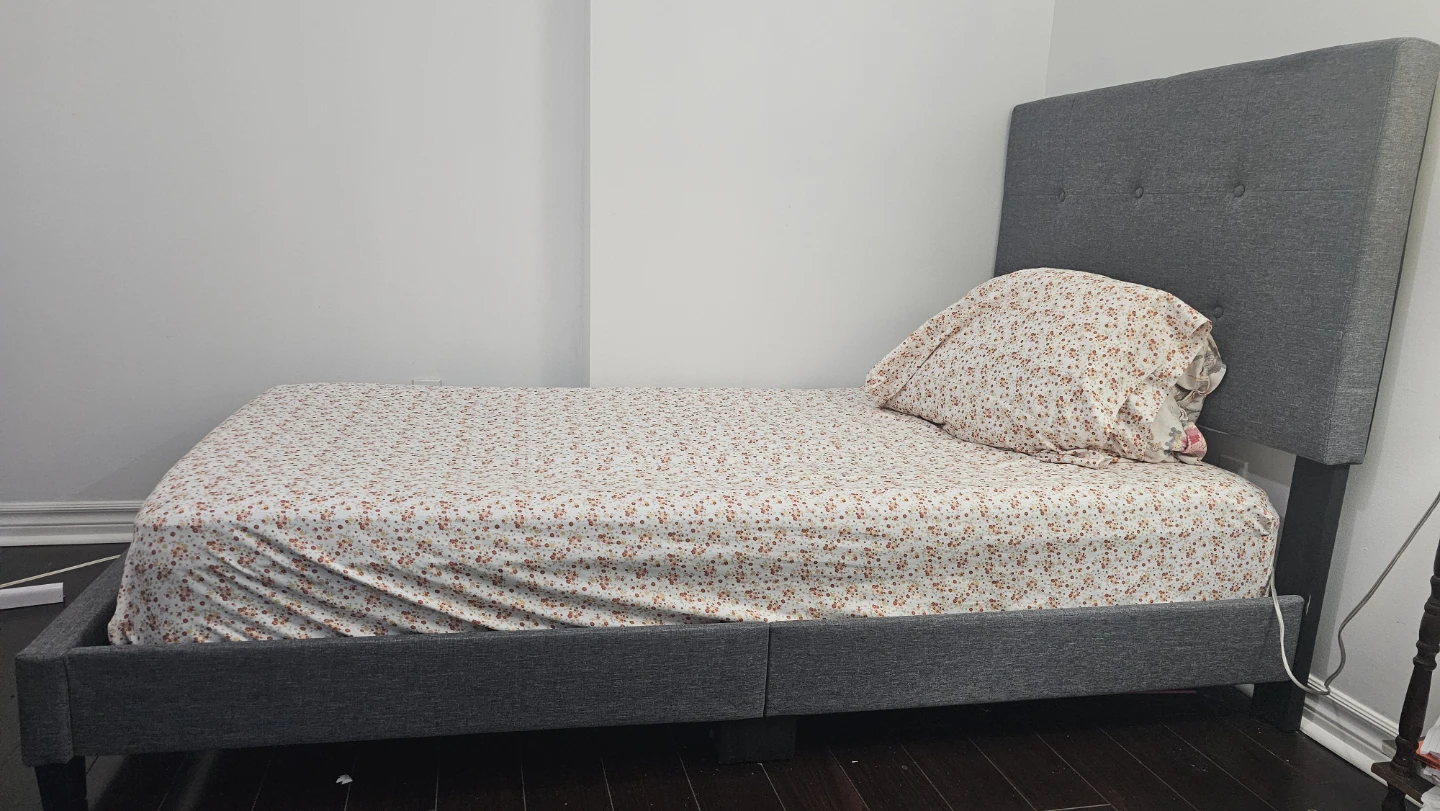 Grey Tufted Headboard Bed Frame - photo 3