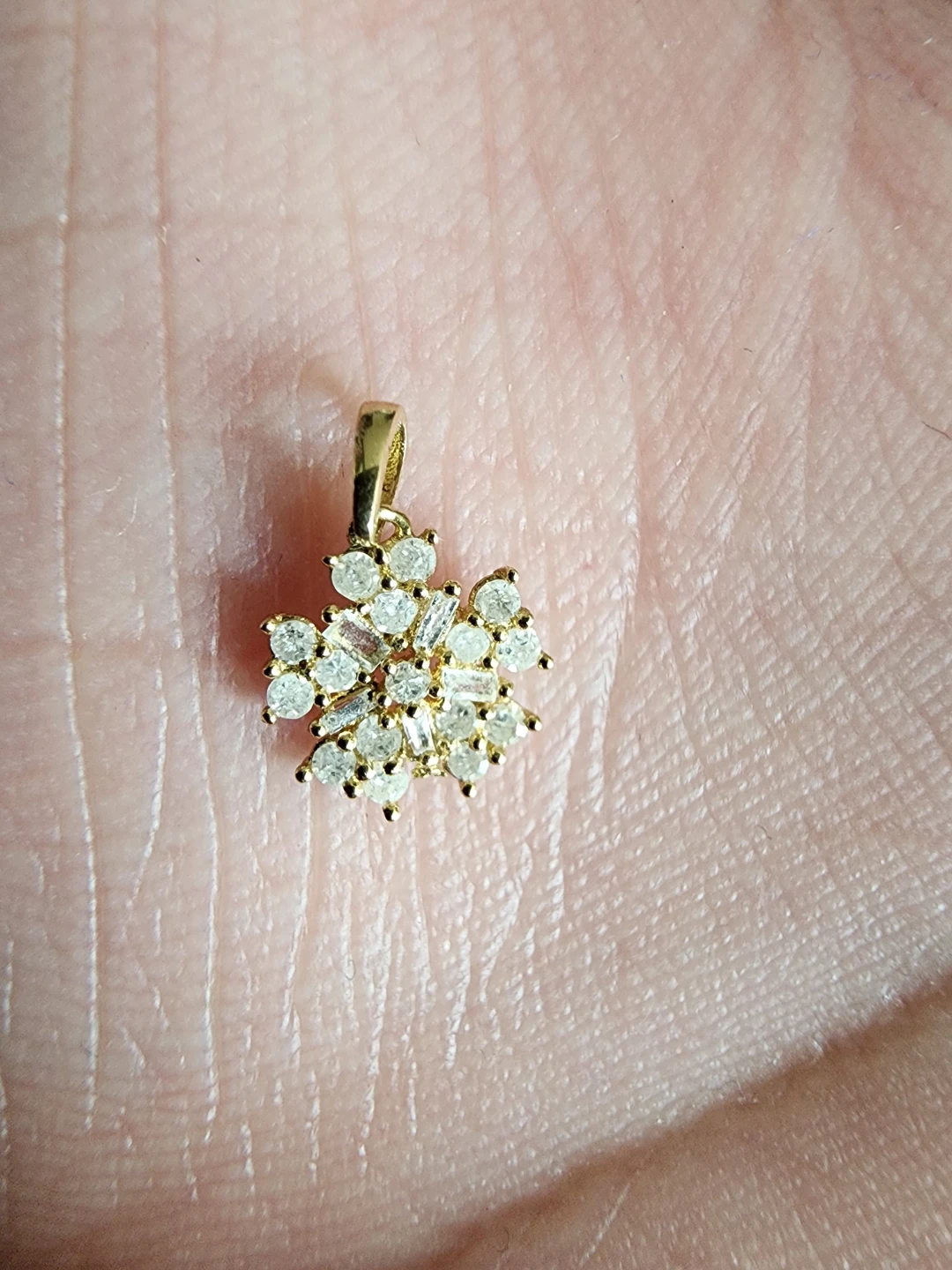 0.20ct Natural Diamond Pendant in Gold Setting - photo 2