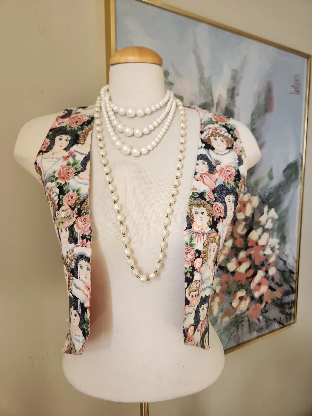 Vintage XS Doll Print Vest PETITE & PRETTY