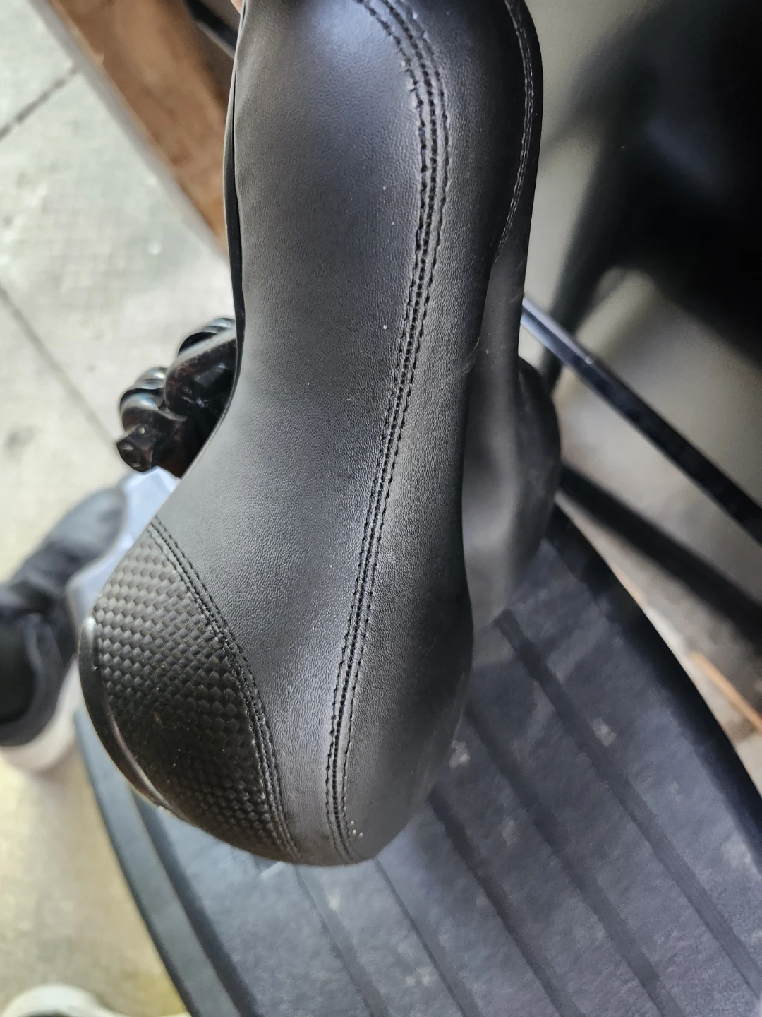 Black Bicycle Saddle Very comfortable cushioned and spring - photo 2