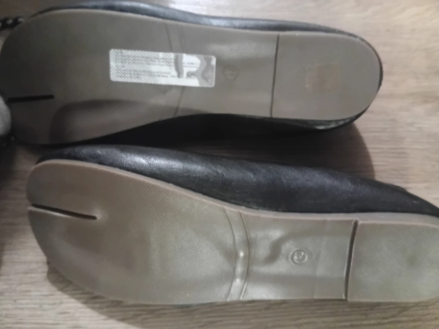 Black Split Toe Ballet Flats - photo 3