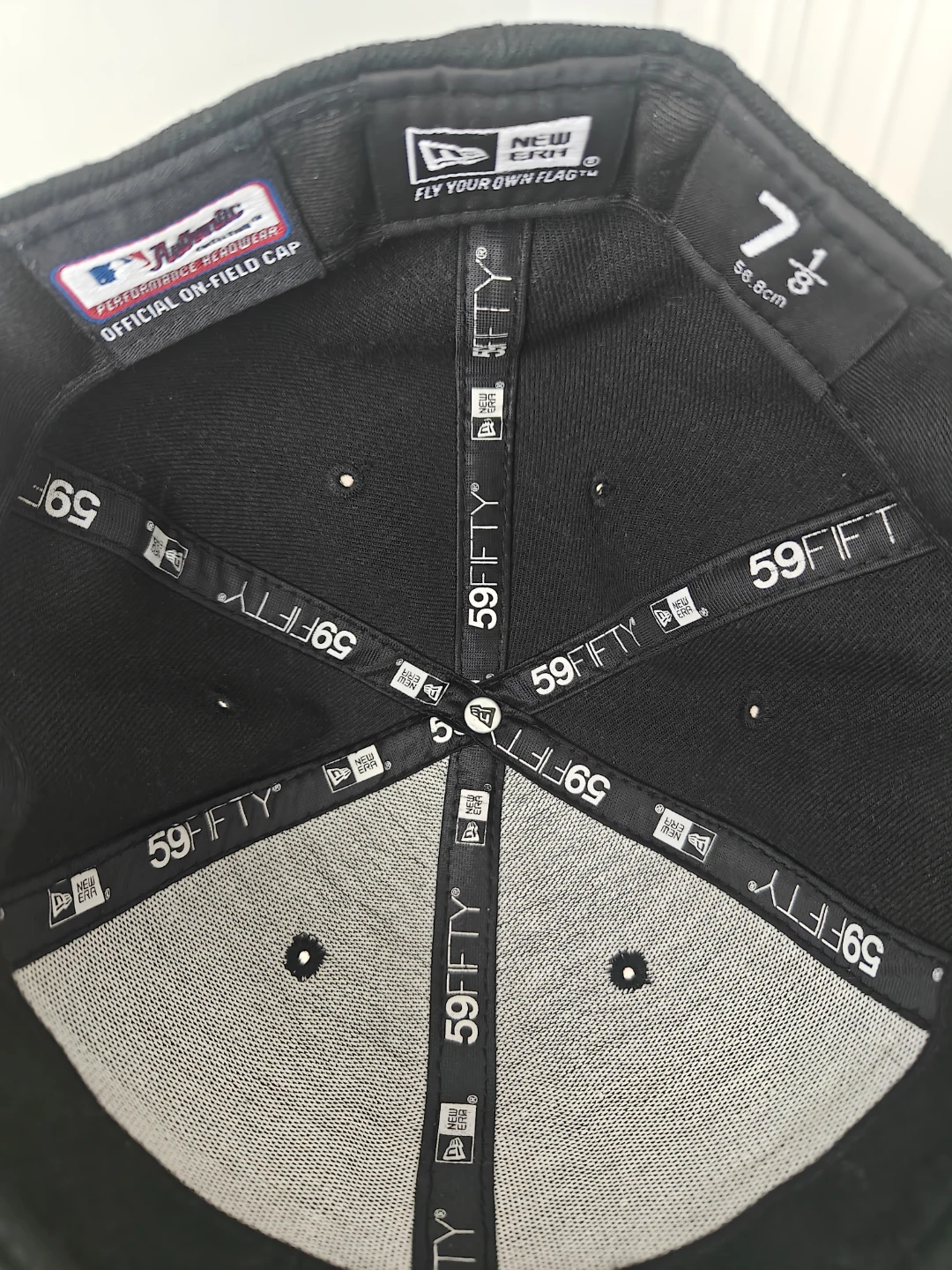 New Era Chicago White Sox Fitted Hat Size 7 1/8 - photo 3