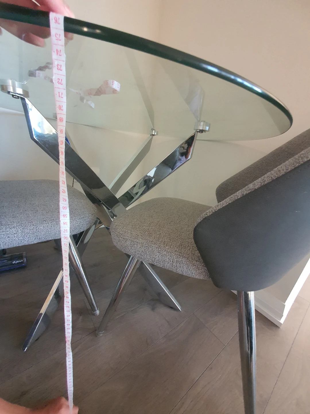 Round dining table & 2 chairs - photo 5