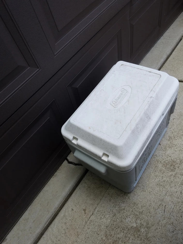 VINTAGE Coleman Oberweis Dairy Box Home Delivery Milk Cooler - photo 4