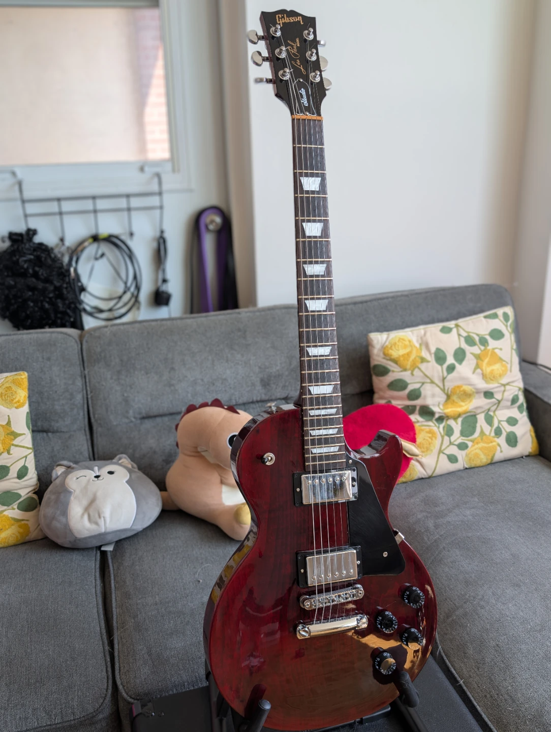 Gibson Les Paul Studio Electric Guitar with Marshall MG50FX Amp