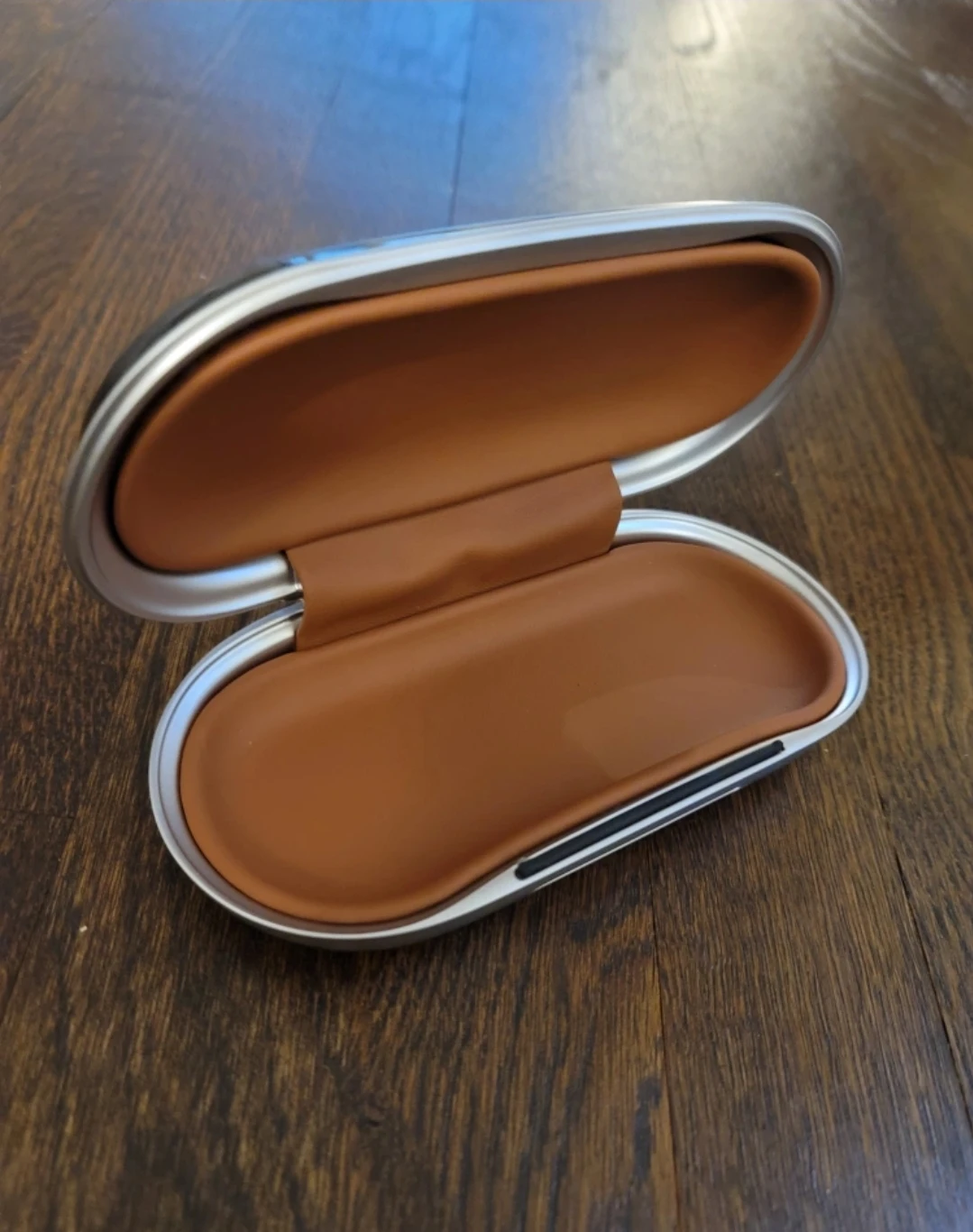 Bentley Eyeglasses Case - photo 2