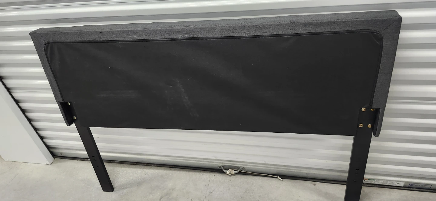 Queen size headboard 60*42" W*H - photo 4