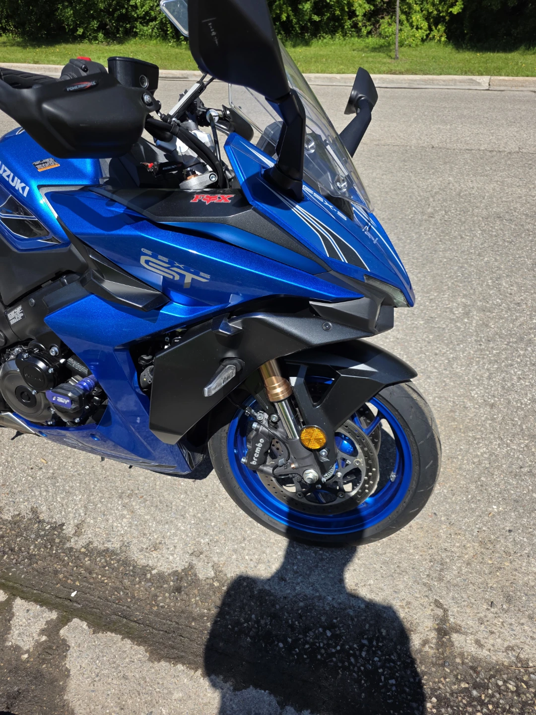 Suzuki GSX-S 1000 GT Motorcycle - photo 5