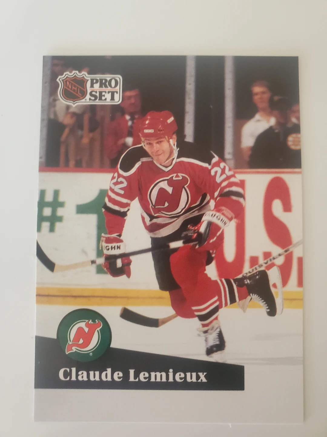 1991 Pro Set Claude Lemieux Hockey Card