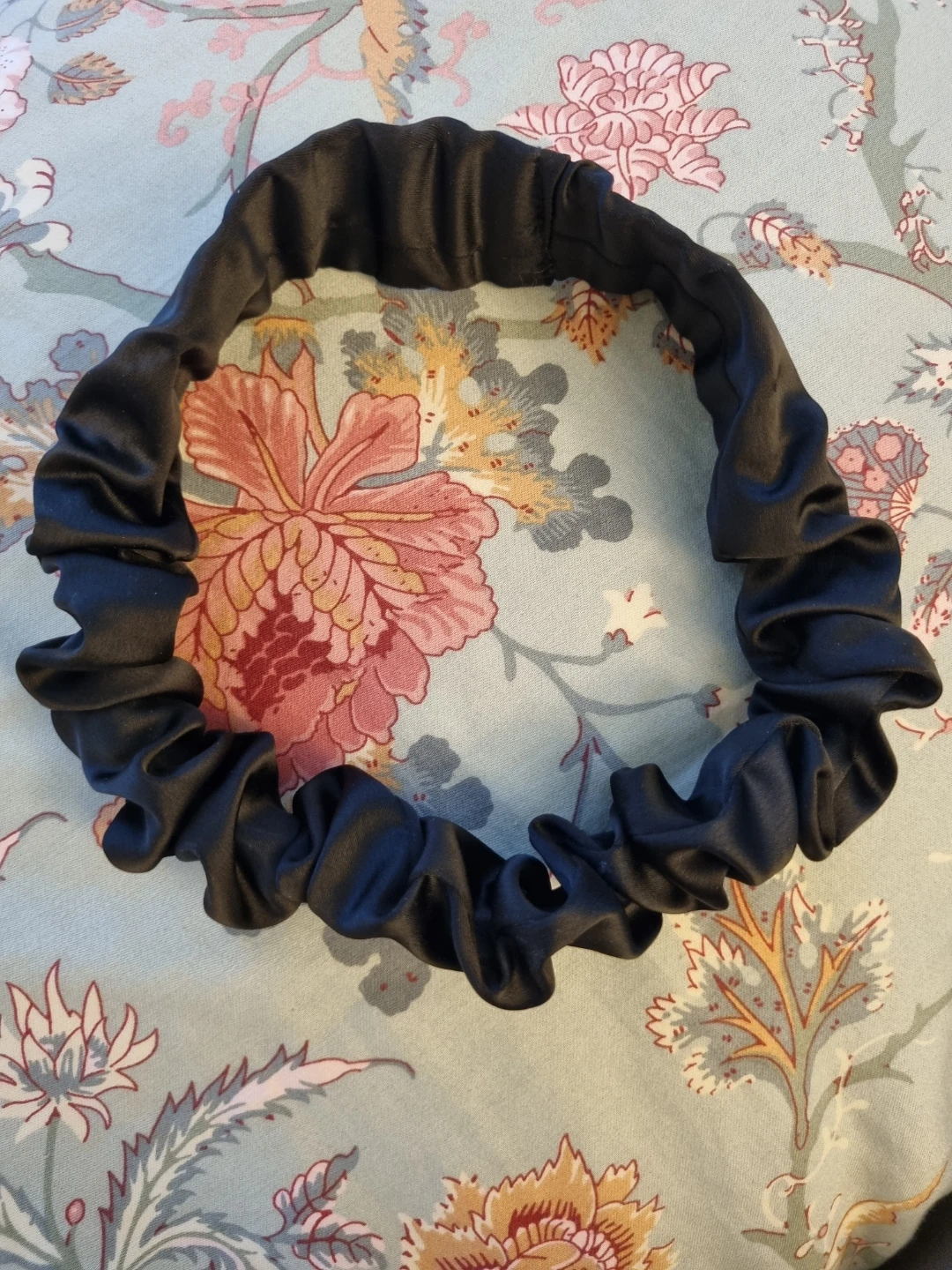 Makeup Brush, Puff & Headband - photo 2