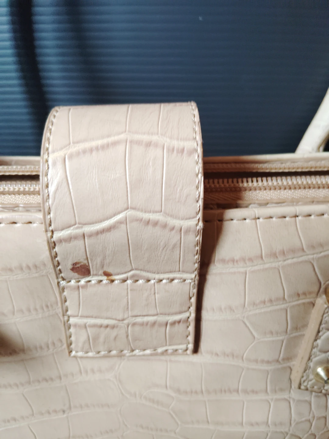 Tan Faux Croc Handbag with Gold Accents - photo 3