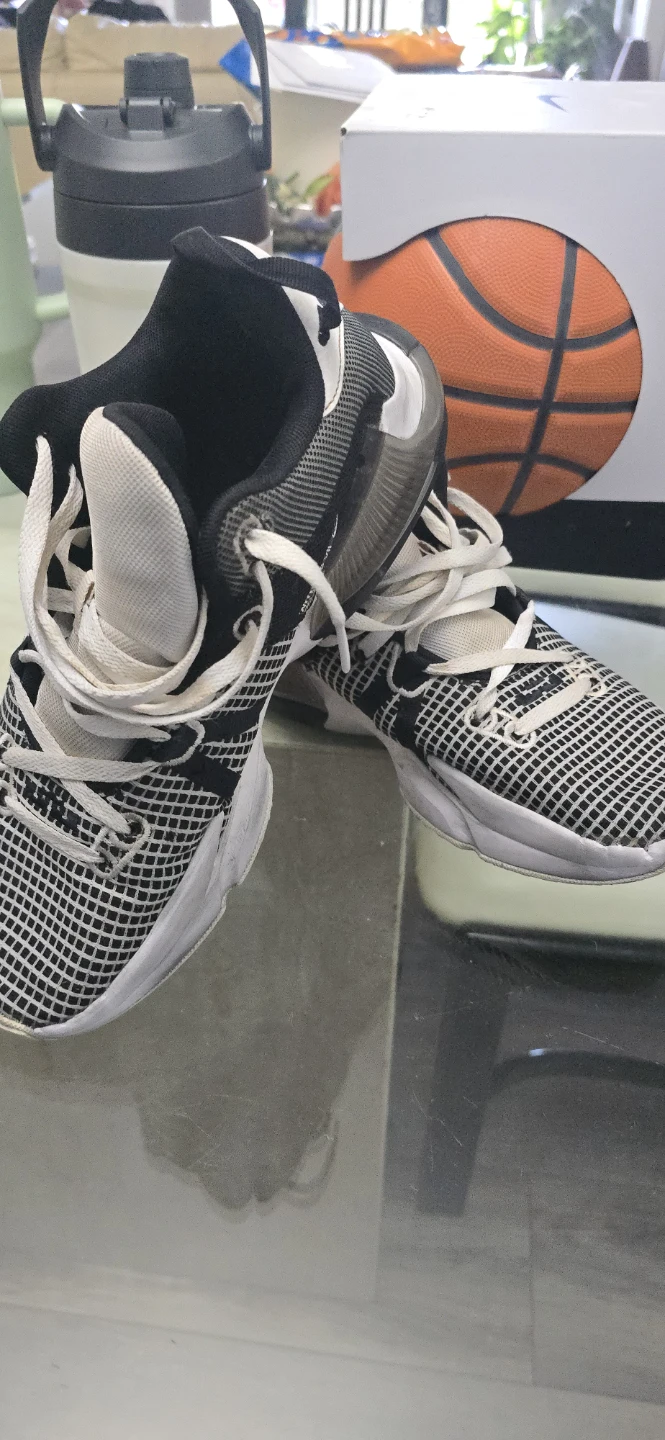 Nike Basketball Shoes - photo 3