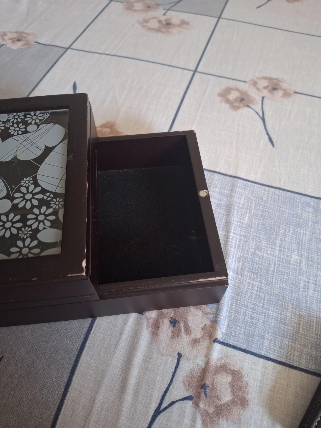 Wooden Jewellery Box with Glass Lid - photo 3